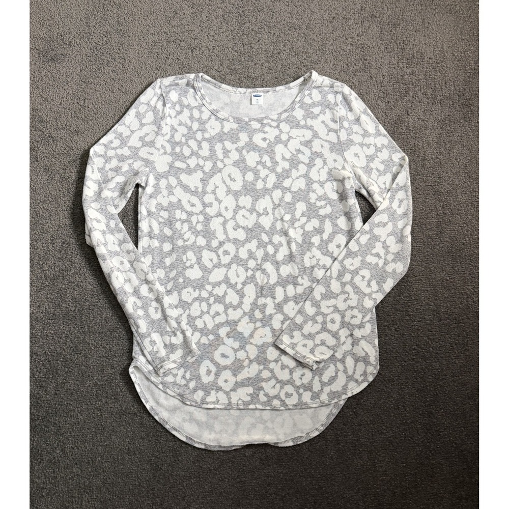 Old Navy Womens XS Grey White Leopard Print Long Sleeve Curved Hem Knit Top